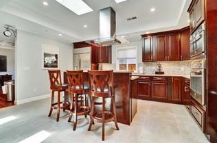 1451 Kavanaugh Dr, Palo Alto, CA 94303-1131