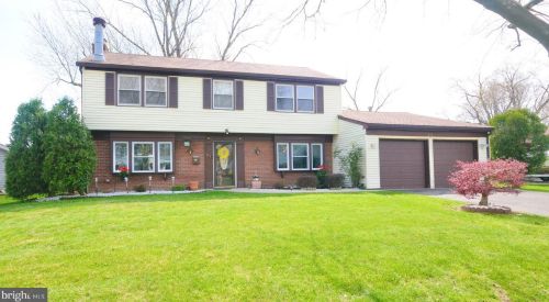 21 Norman Ln, Willingboro, NJ 08046-1318