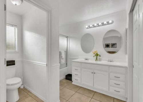 8616 Diamond Crest Ct, Elk Grove CA  95624-2848 exterior