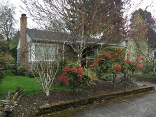 6044 55th Ave, Portland OR  97206-6811 exterior