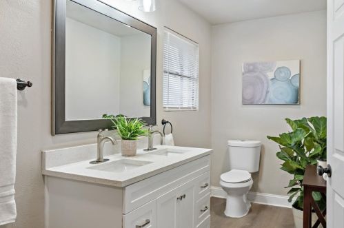 4801 Selkirk Dr, Fort Worth TX  76109-5043 exterior