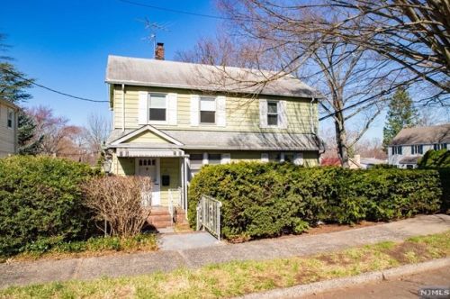 17 Westview Ter, Teaneck, NJ 07666-1645