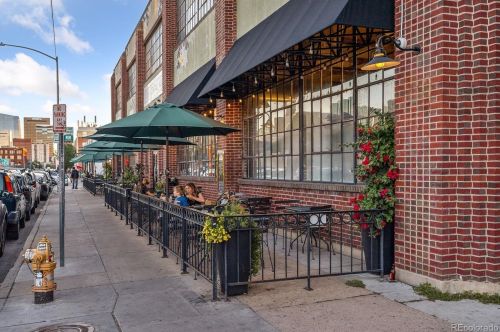 2718 Gaylord St, Denver CO  80205-4622 exterior