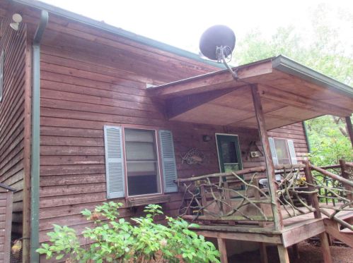 608 Glendale Dr, Clarkesville, GA 30523-1408