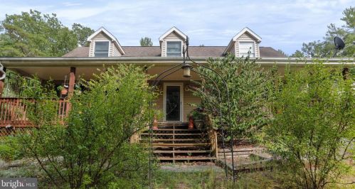 2695 Tabor Rd, Berkeley Springs, WV 25411-7097