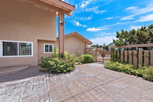 7301 Paseo Laredo, Anaheim CA  92808-1053 exterior