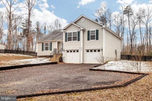 8430 Swan Woods Rd, Rhoadesville, VA 22542-8983