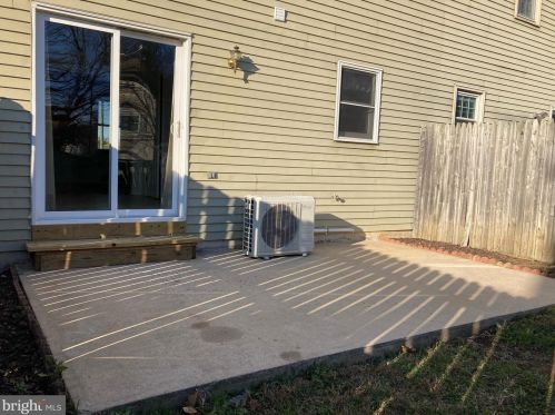 4 Hilldale Dr, Ephrata, PA 17522-1870