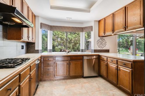 8 Dorchester, Irvine CA  92620-2614 exterior