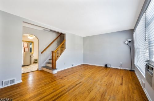 592 Orchard St, Rahway, NJ 07065-2228