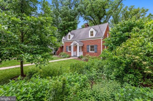 8024 Glenside Dr, Silver Spring MD 20912-7326 exterior