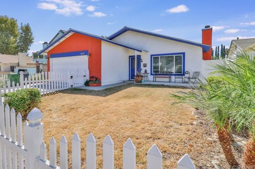3868 Dixon Ct, Simi Valley, CA 93063-2835