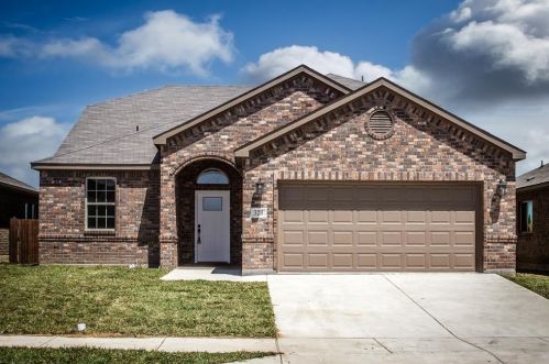 328 Marble Creek Dr, Fort Worth, TX 76131