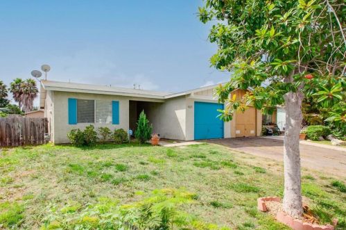 4621 Calle Del Palo, Oceanside CA  92057-5217 exterior