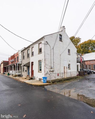 444 Concord St, Lancaster PA  17603-3259 exterior