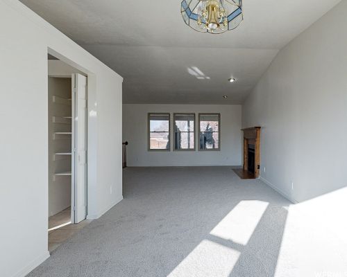 2327 Jordan Meadows Cv, Taylorsville UT exterior