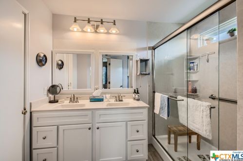 1329 Amberwood Loop, Uhland TX 78640-5515 exterior