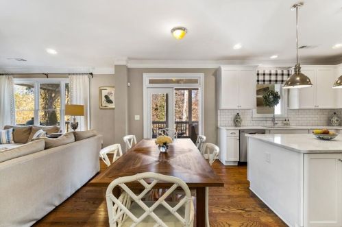2181 Collins Ridge Dr, Atlanta GA  30318-1243 exterior