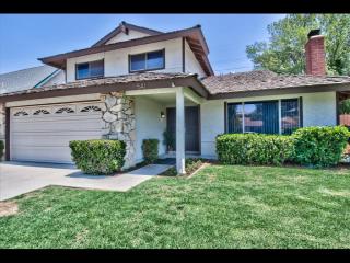 541 Mesa Dr, Corona, CA 92879-1068