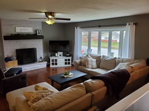 124 Thrush Ln, Naperville, IL 60540-8022