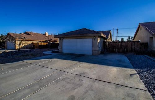 10327 Bethany Ln, El Mirage, CA 92301-2398