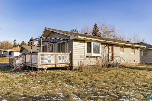 8431 Vinland St, Duluth, MN 55810-1453