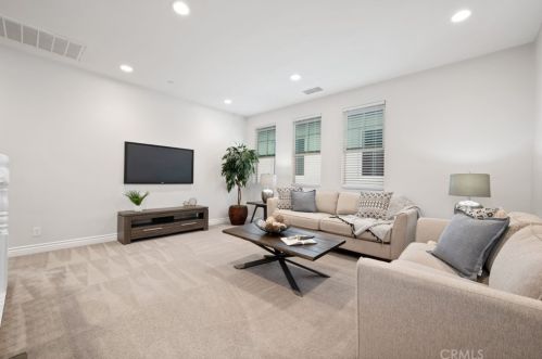 60 Gainsboro, Irvine CA  92620-2187 exterior