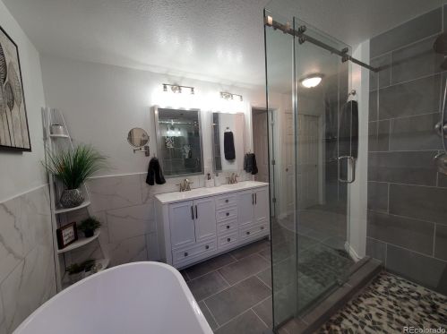 5273 Nepal Way, Aurora CO  80015-6441 exterior