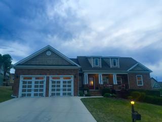 52 Running Oak Dr, Ringgold, GA 30736-3082