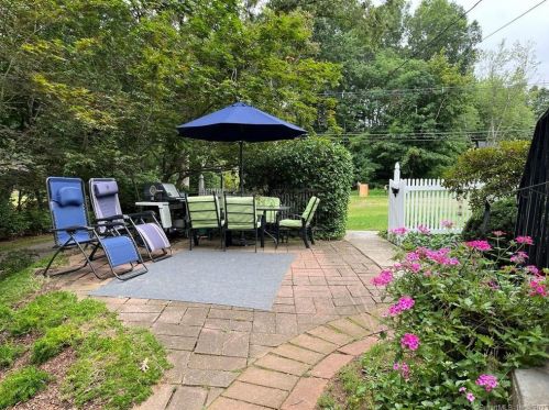 122 Beelzebub Rd, Wapping, CT 06074-2279