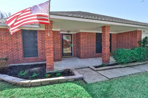 4925 Parkcrest Dr, Morgans Point, TX 77571-2873