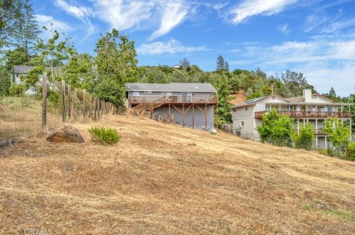 16505 Hacienda Ct, Middletown, CA 95467-8198