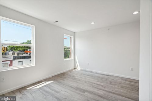 2543 11 St, Philadelphia PA  19133-1413 exterior