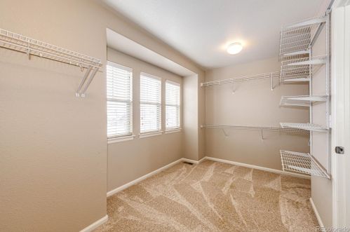 280 Elk Ct, Aurora CO 80016-4104 exterior