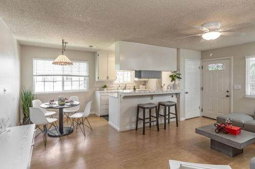 5724 Calmor Ave, San Jose, CA 95123-5743