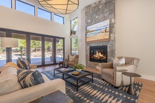 13558 Fairway Dr, Truckee, CA 96161-4519