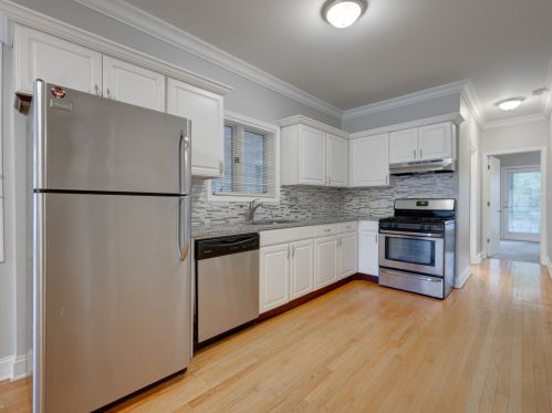 1312 Cleaver St, Chicago, IL 60642-2325