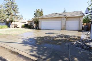 2554 Calimyrna Ave, Clovis, CA 93611-5482