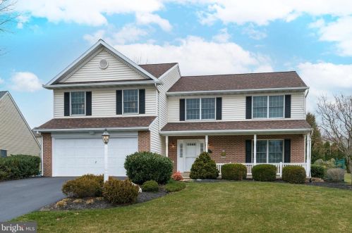 2009 Walfield Dr, Lancaster, PA 17601-2425