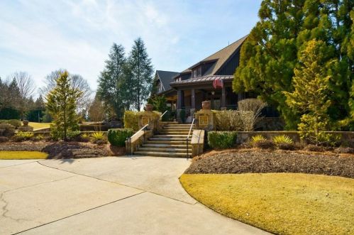 628 Crescent River Pass, Suwanee GA  30024 exterior