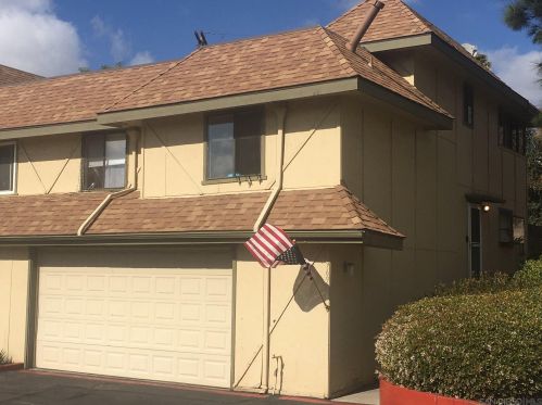 969 Marlin Dr, Vista, CA 92084-5653