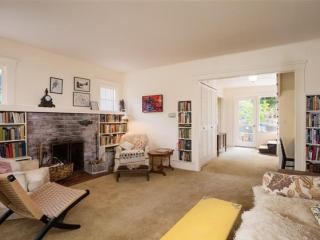 988 Doud St, Monterey, CA 93940-4421