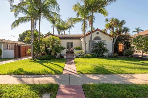 3821 Centraloma Dr, San Diego, CA 92107-2707