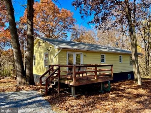 417 Redwood Dr, Rileyville, VA 22650-2207