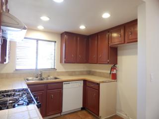 1318 Ramona Dr, Thousand Oaks CA  91320-3555 exterior