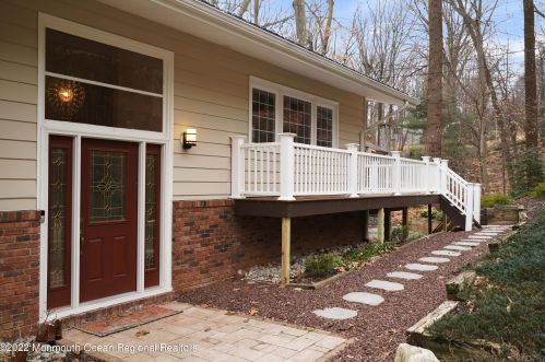 23 Mount Dr, Holmdel Village, NJ 07733-1334