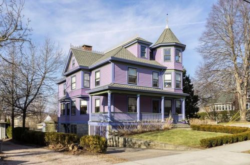 59 Elm St, Westerly, RI 02891-2136