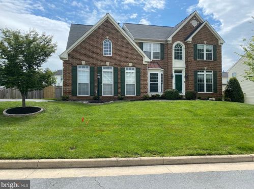 38 Potterfield Dr, Lovettsville, VA 20180-8628