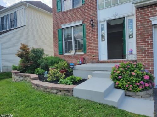 8 Esterbrook Dr, Princeton, NJ 08540-6127