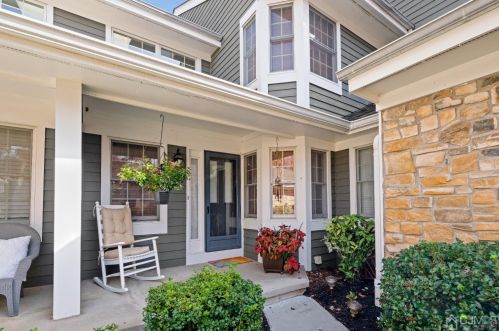 32 Coriander Dr, Princeton, NJ 08540-9425